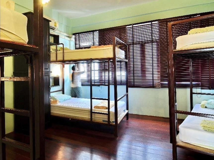 Niras Bankoc Hostel Бангкок Екстер'єр фото