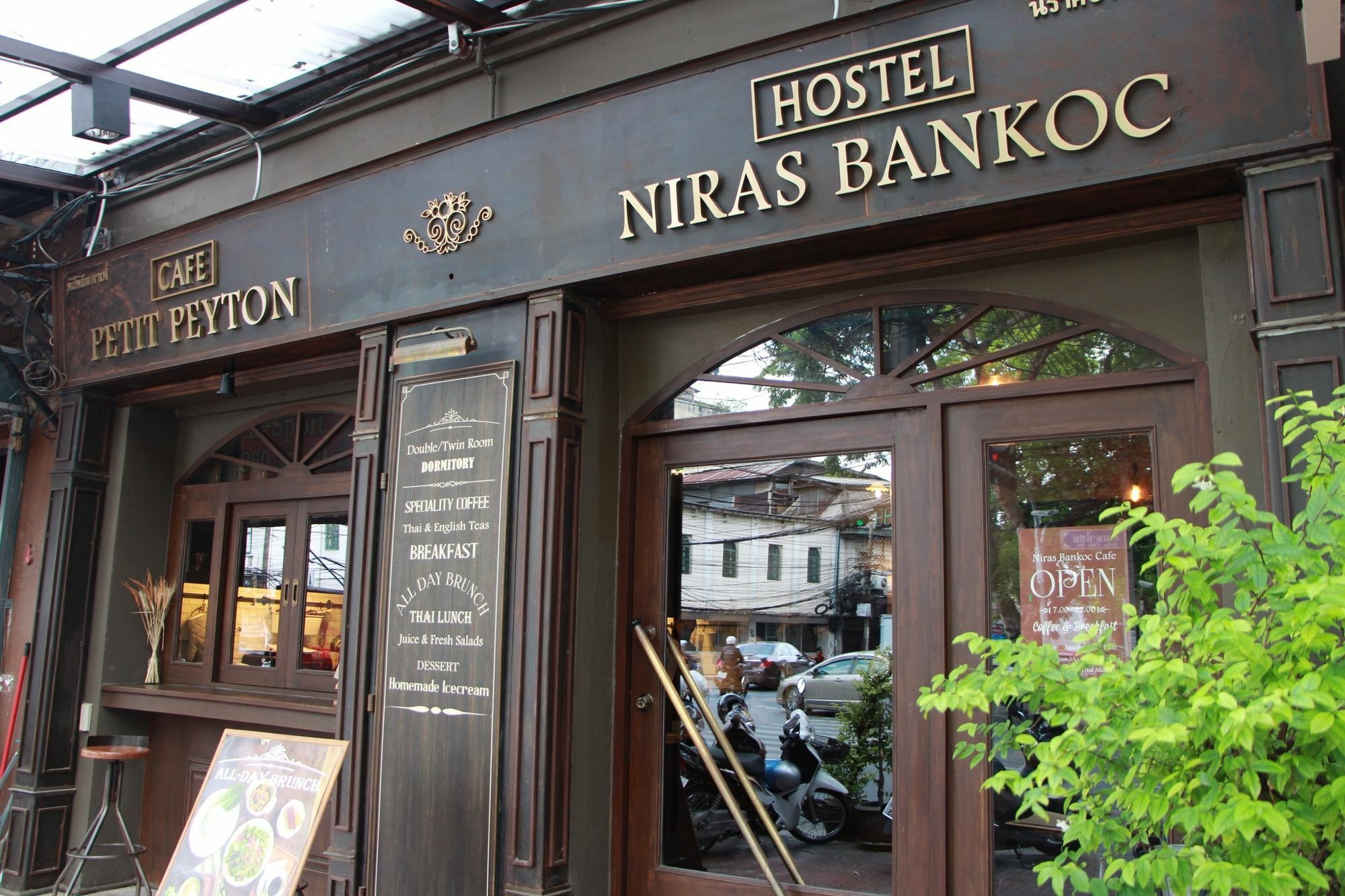 Niras Bankoc Hostel Бангкок Екстер'єр фото