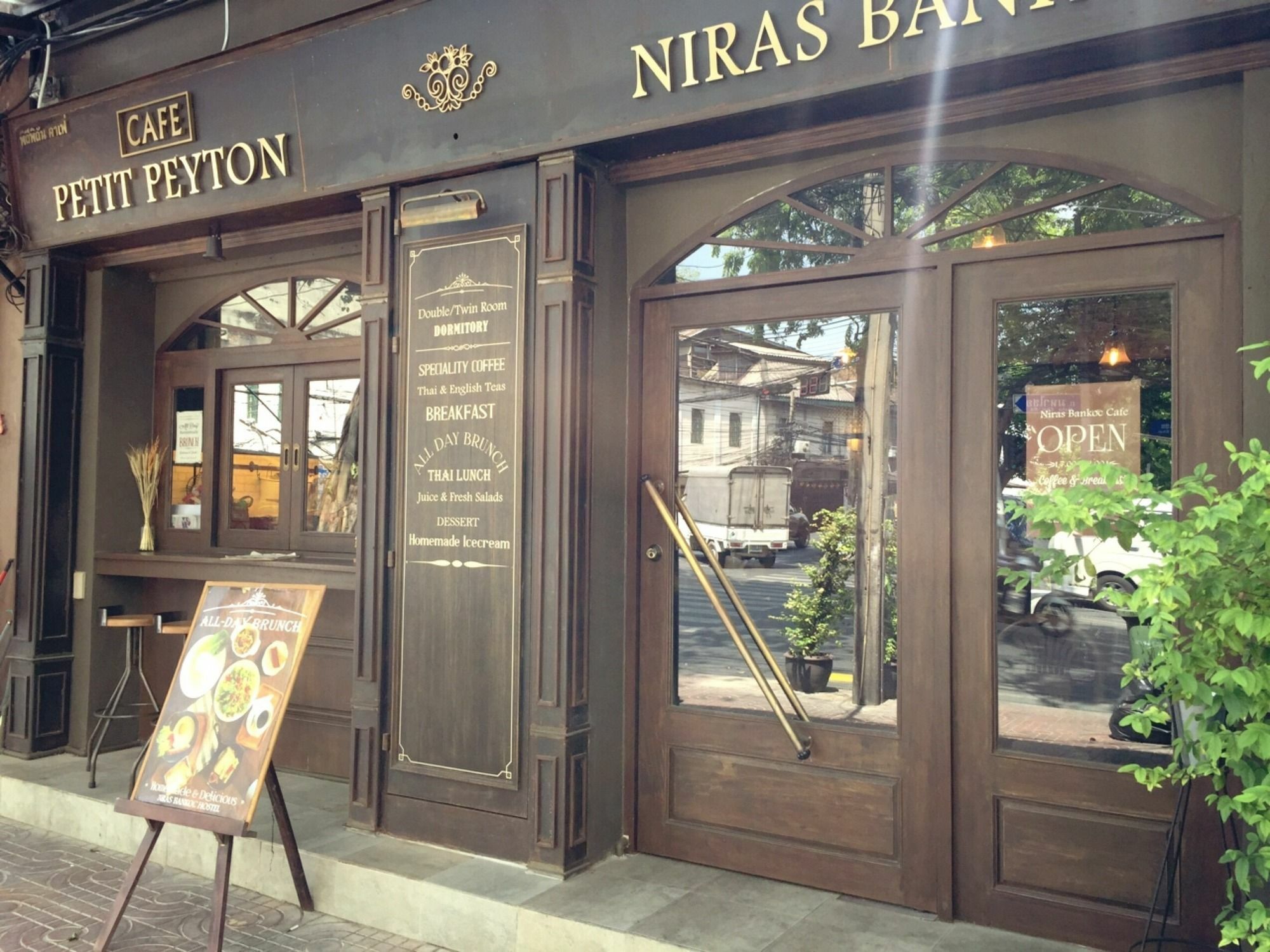 Niras Bankoc Hostel Бангкок Екстер'єр фото